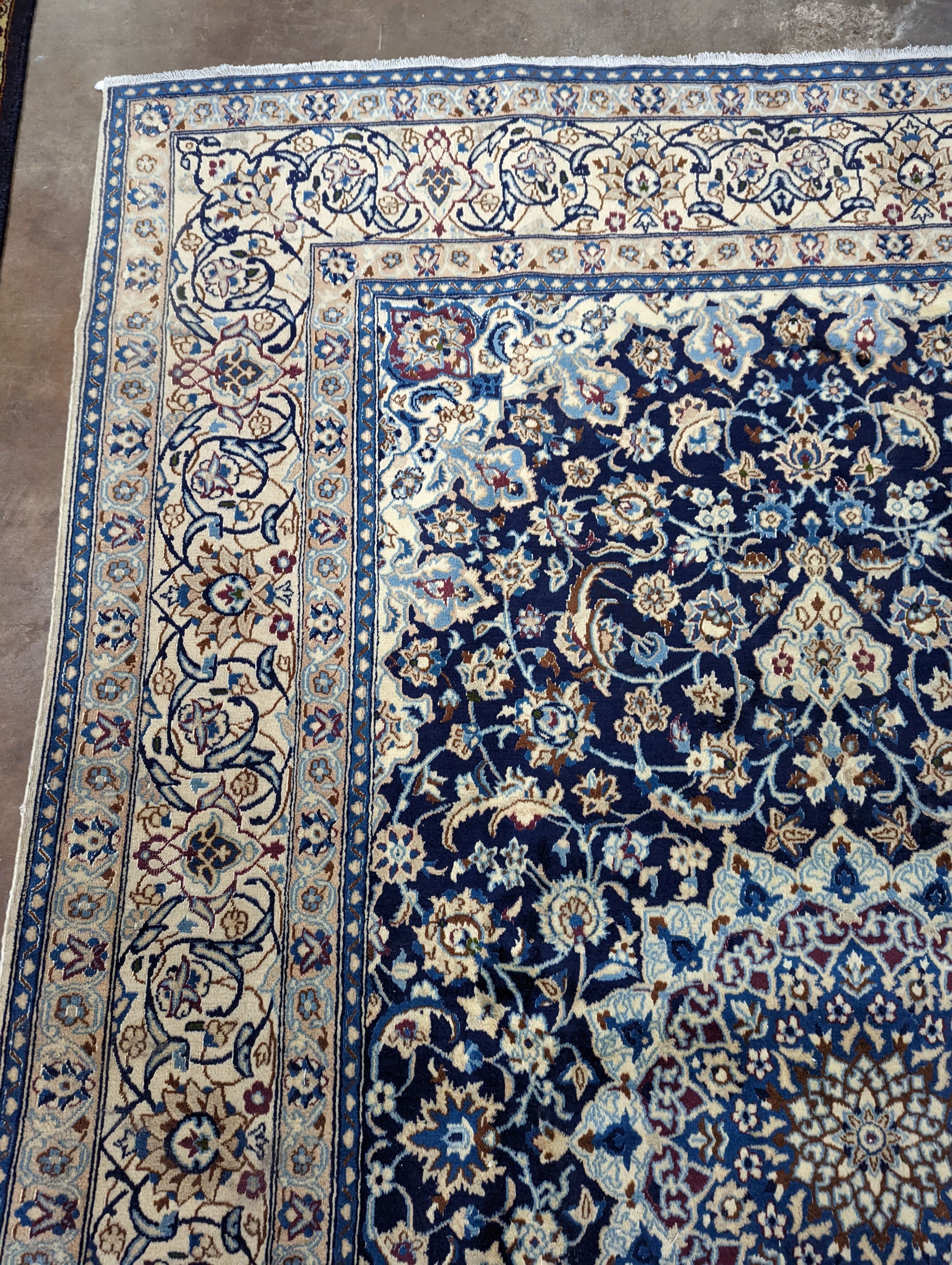 A fine Nain carpet, 290 x 190cm